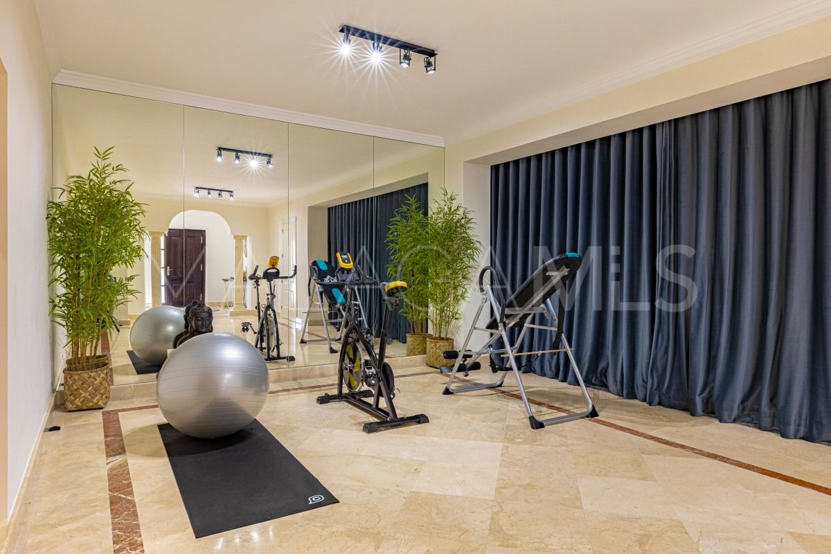 Villa for sale in Los Flamingos Golf with 6 bedrooms