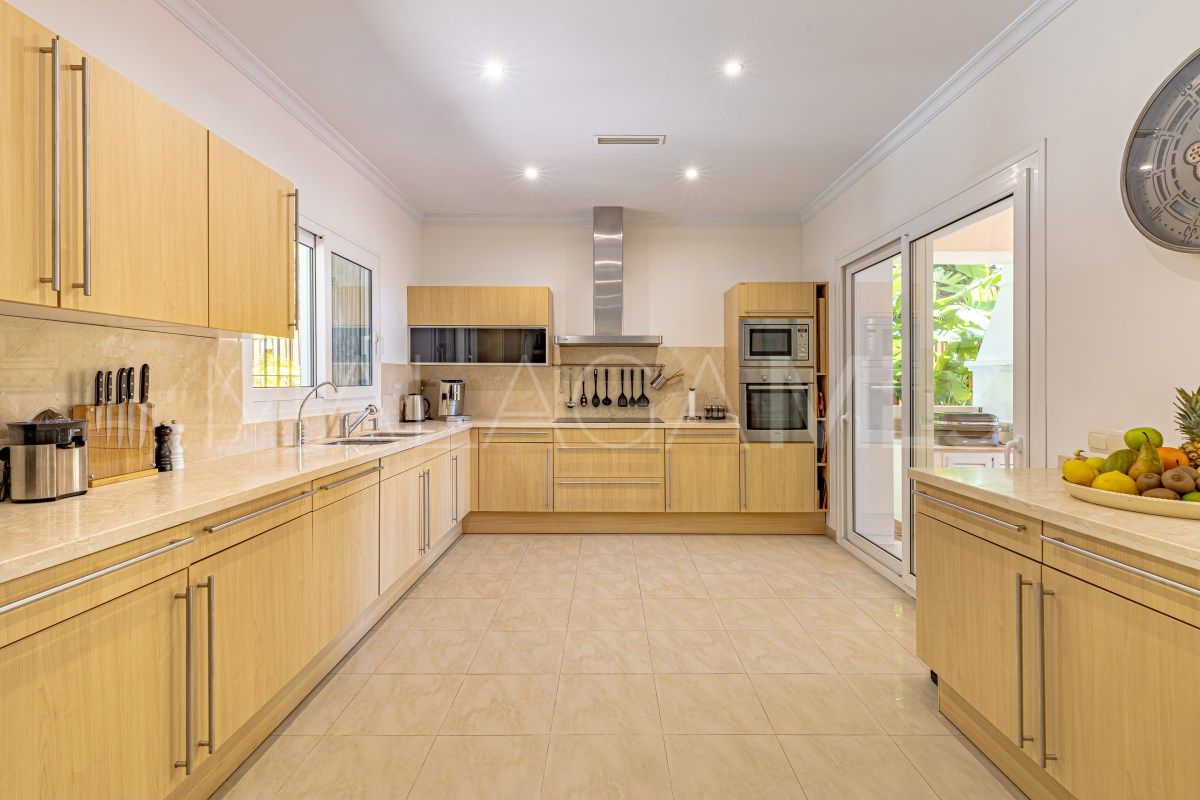 Villa for sale in Los Flamingos Golf with 6 bedrooms