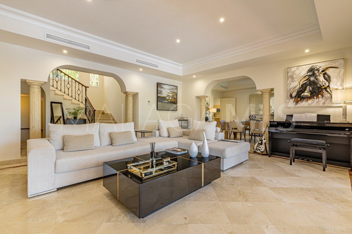 Villa for sale in Los Flamingos Golf with 6 bedrooms