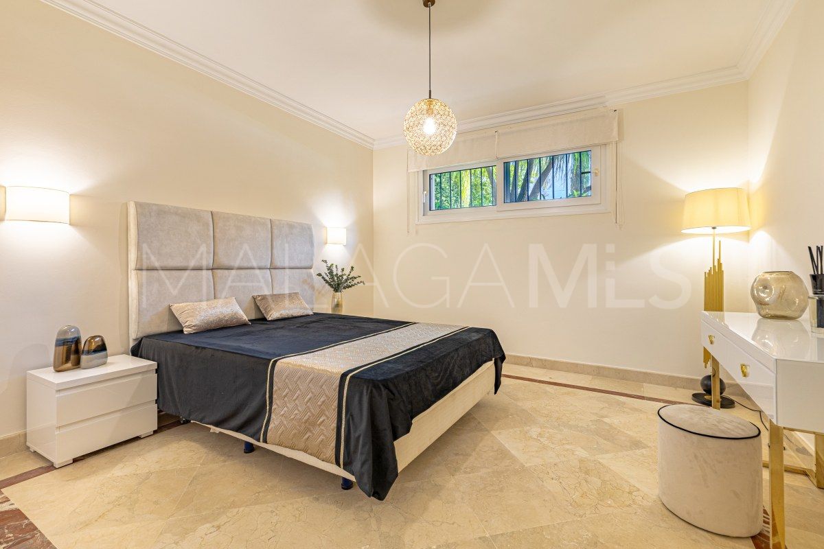 Villa for sale in Los Flamingos Golf with 6 bedrooms