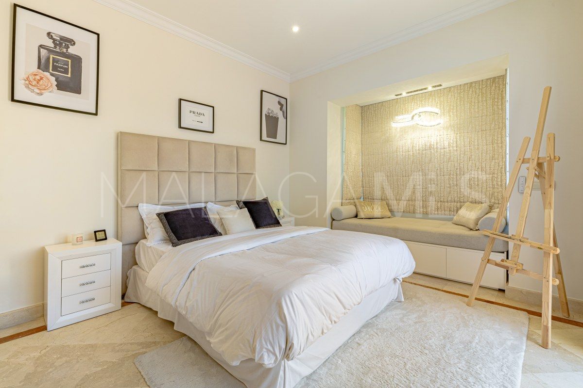 Villa for sale in Los Flamingos Golf with 6 bedrooms