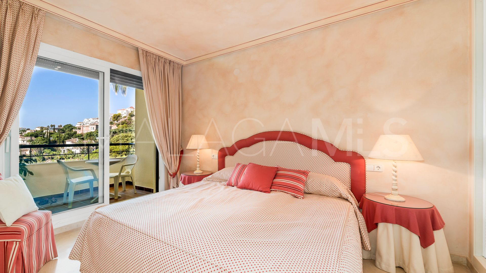 Appartement terrasse for sale in Benahavis