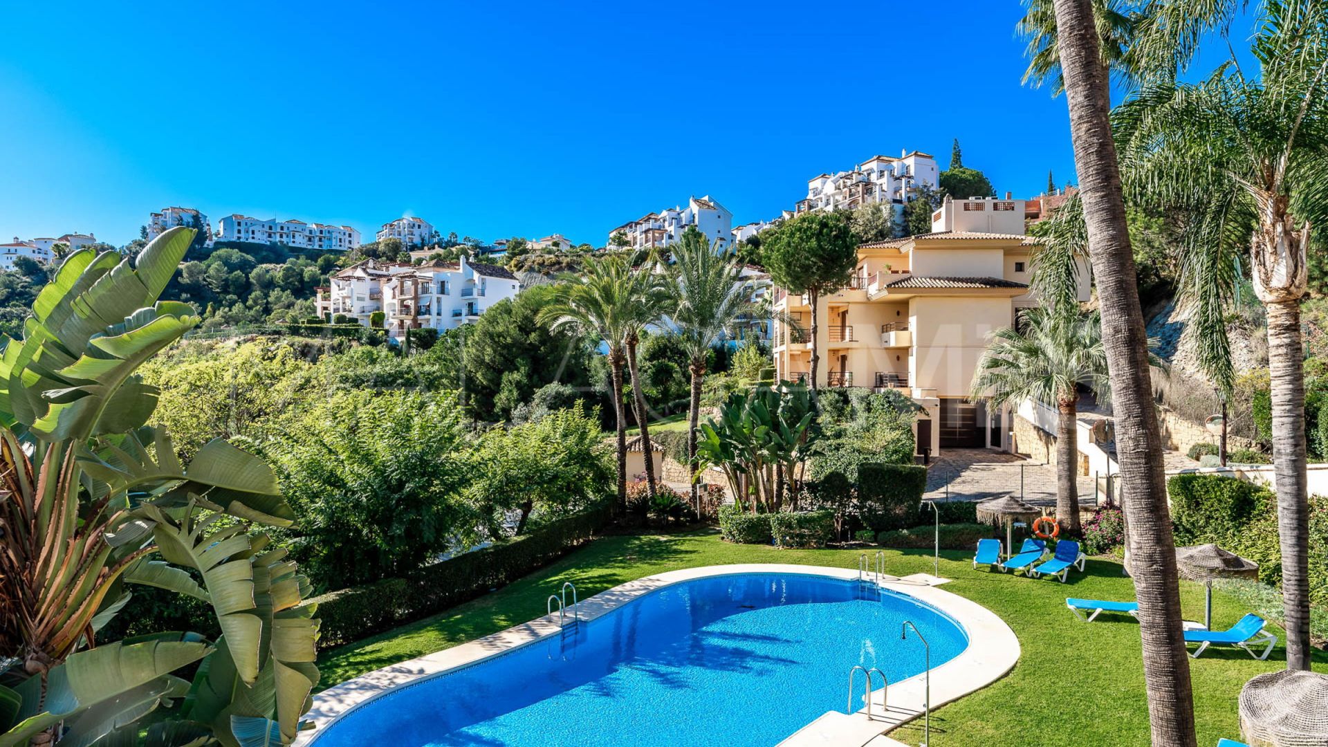 Appartement terrasse for sale in Benahavis
