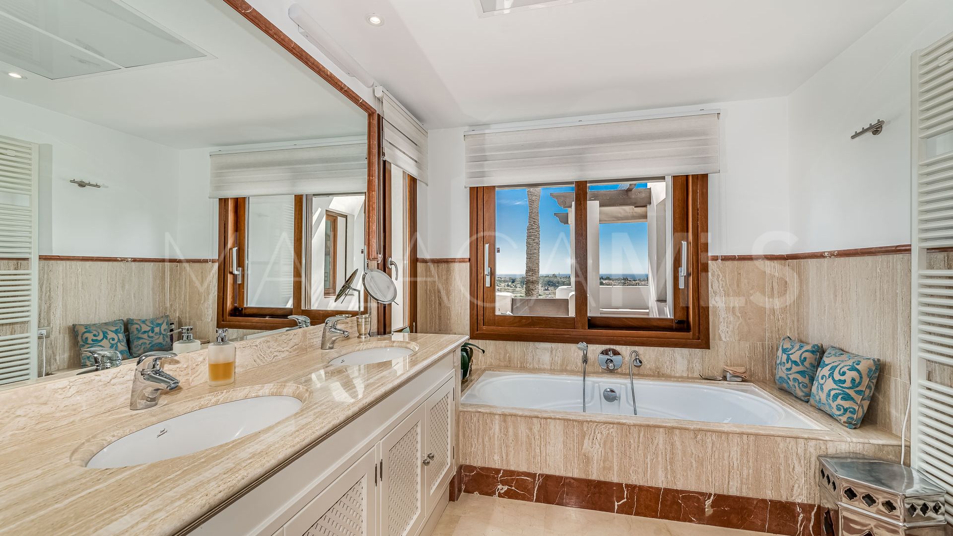 Adosado a la venta with 3 bedrooms in Paraiso Alto