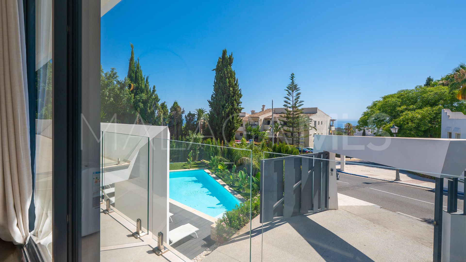 Buy villa in Cabopino