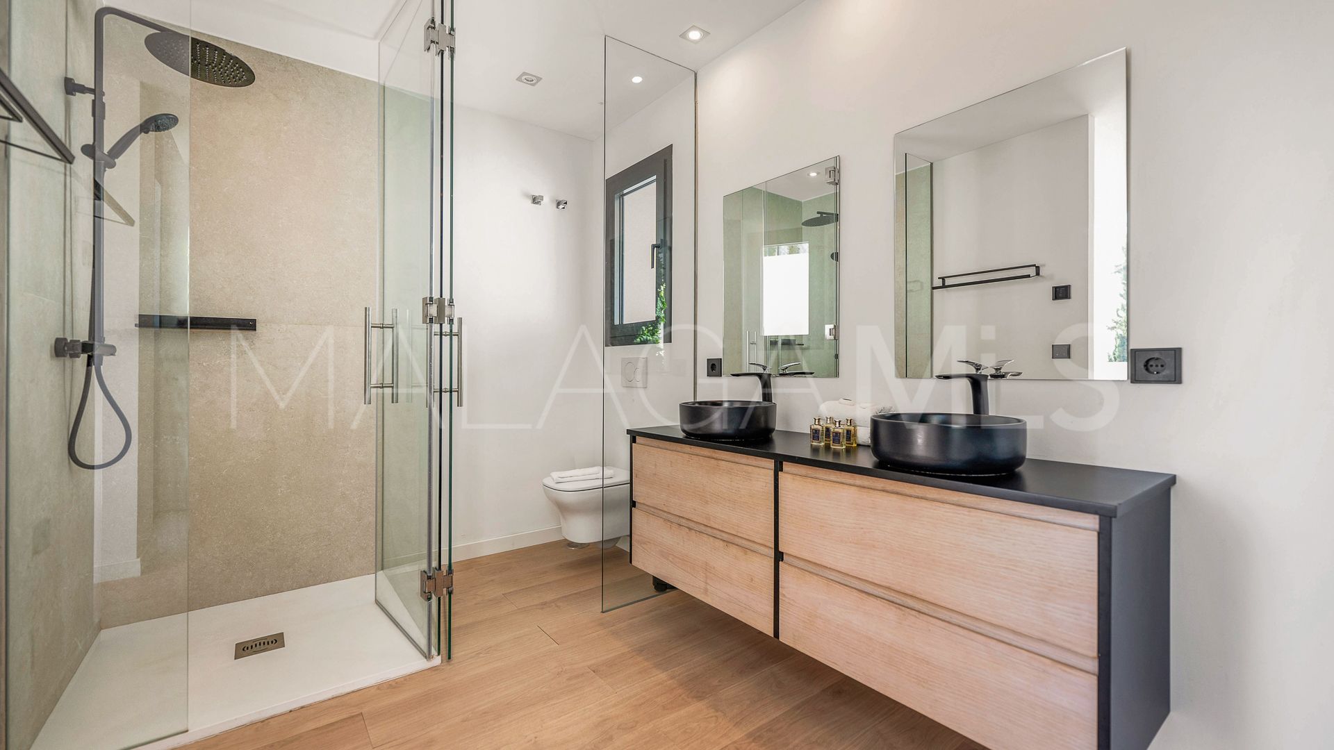 Buy villa in Cabopino