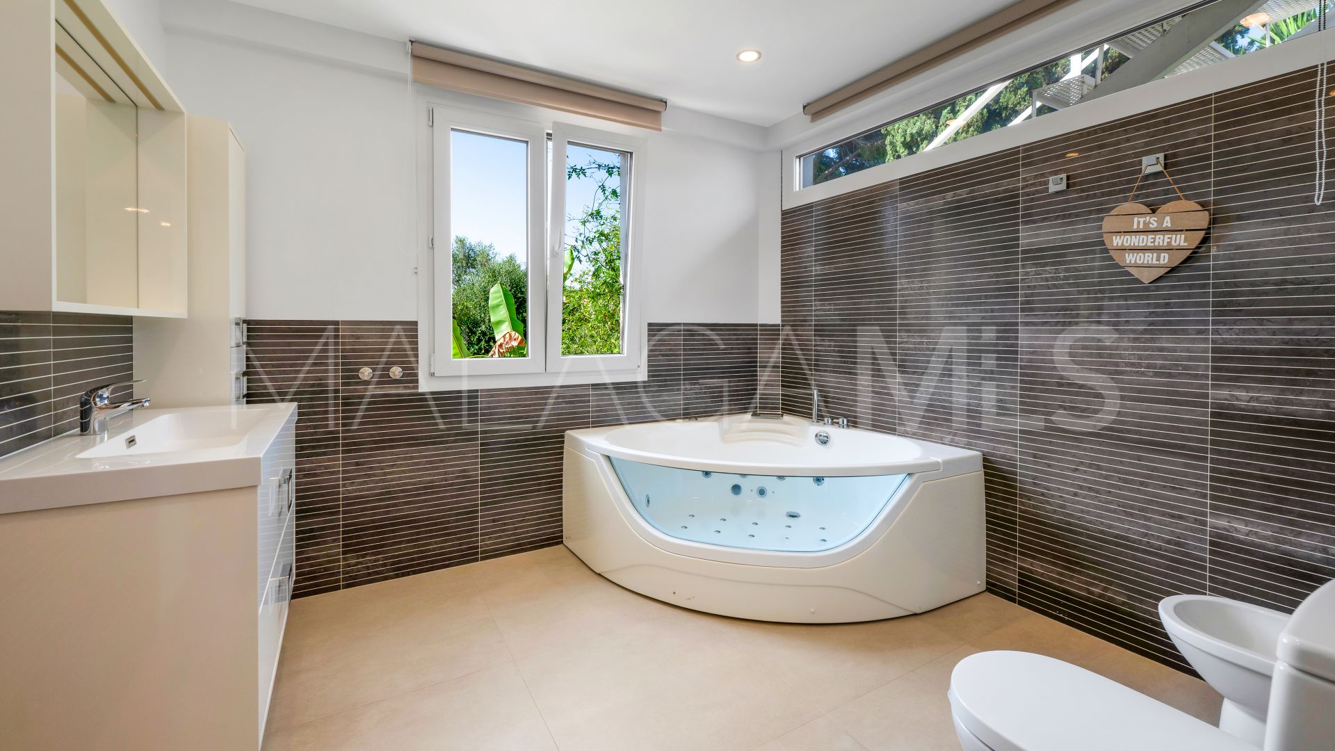 Villa for sale in San Pedro Playa de 8 bedrooms