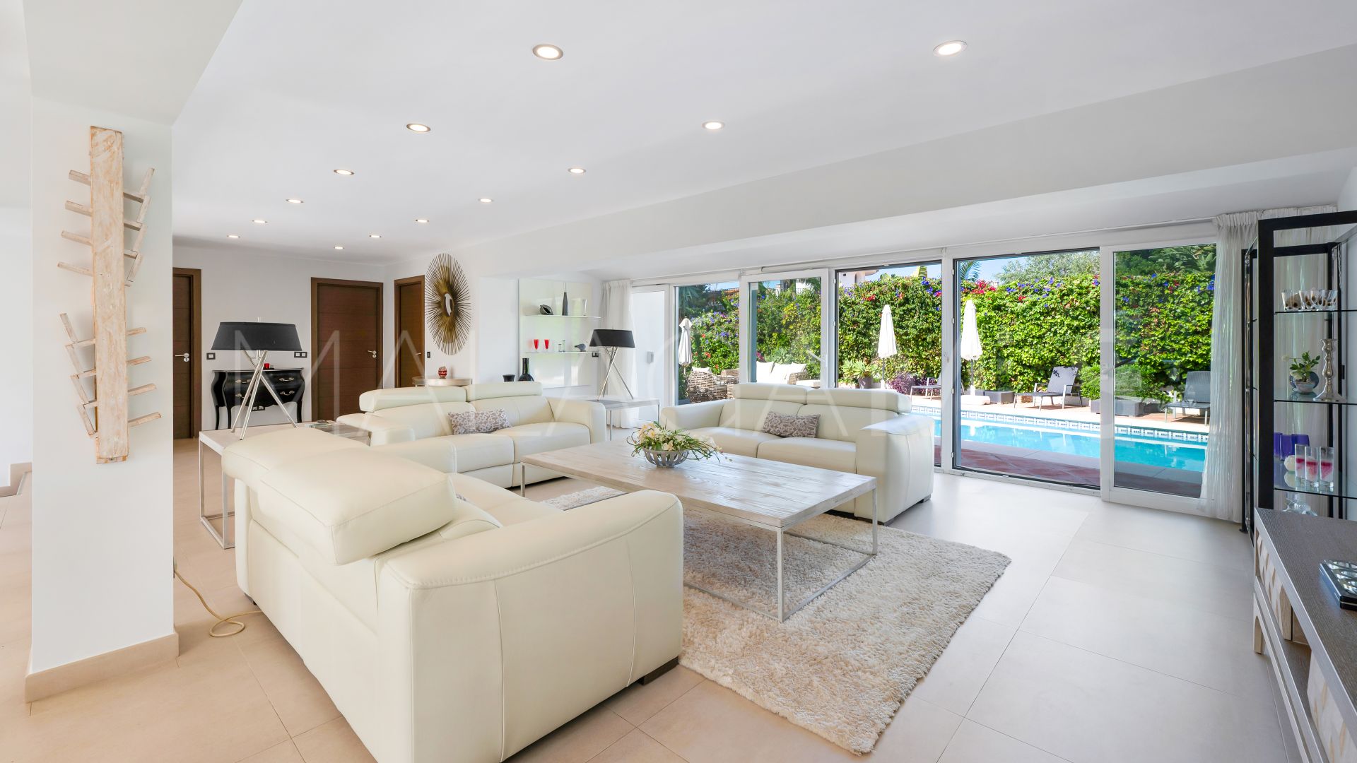 Villa for sale in San Pedro Playa de 8 bedrooms
