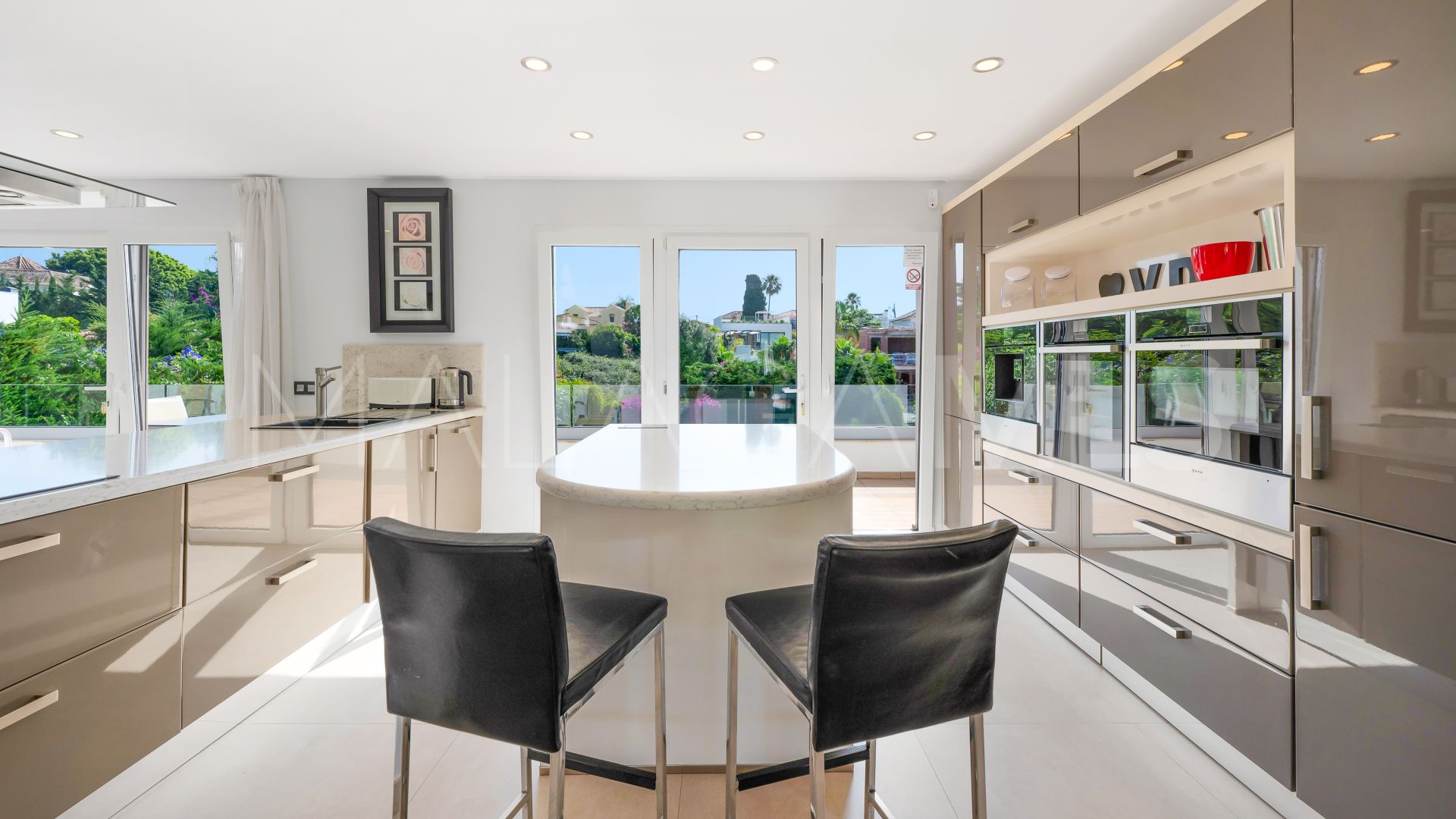 Villa for sale in San Pedro Playa de 8 bedrooms