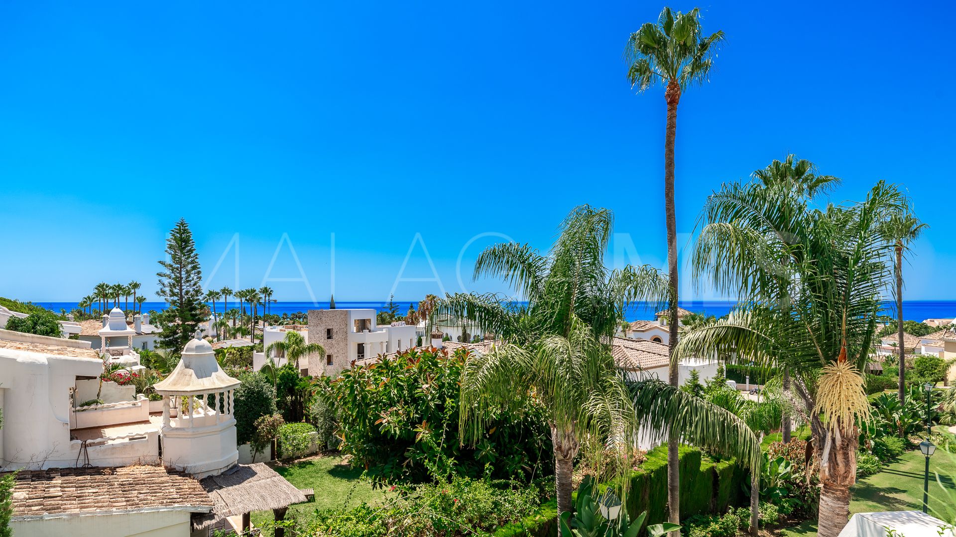 Apartamento for sale with 2 bedrooms in Bahia de Marbella