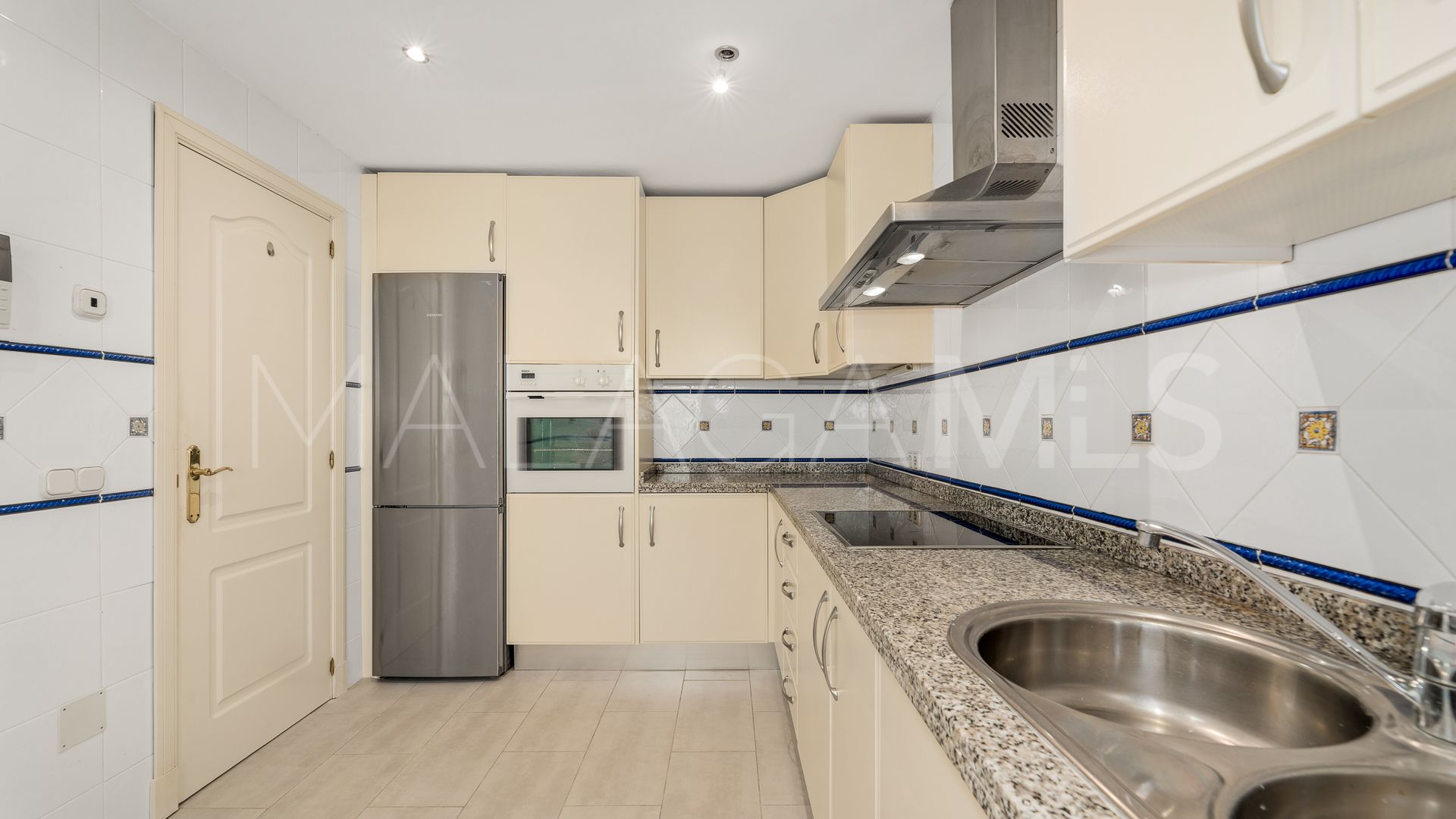 Apartamento for sale with 2 bedrooms in Bahia de Marbella