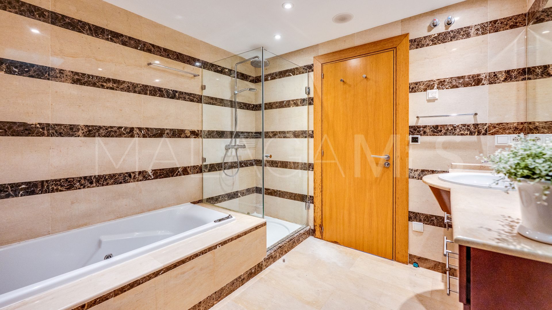 Reihenhaus for sale in Marbella Hill Club