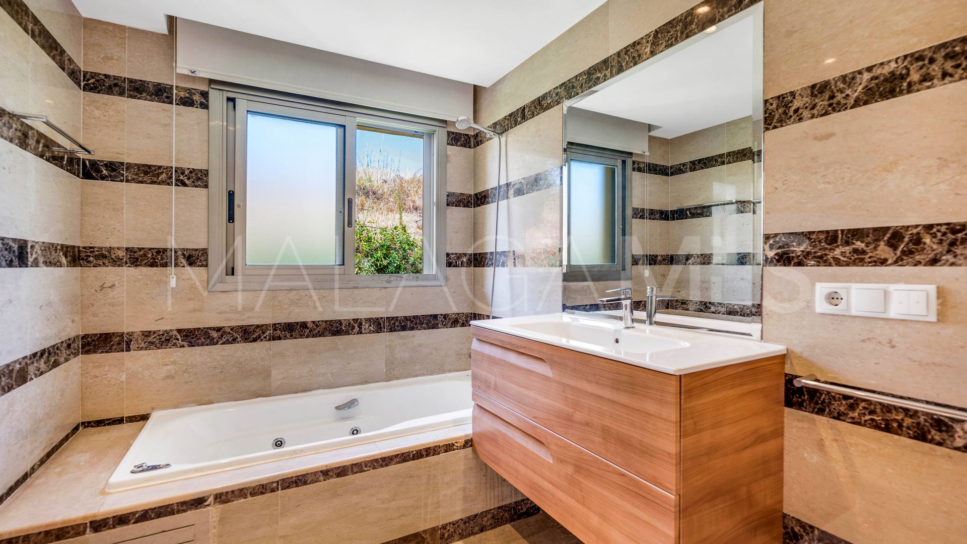 Reihenhaus for sale in Marbella Hill Club