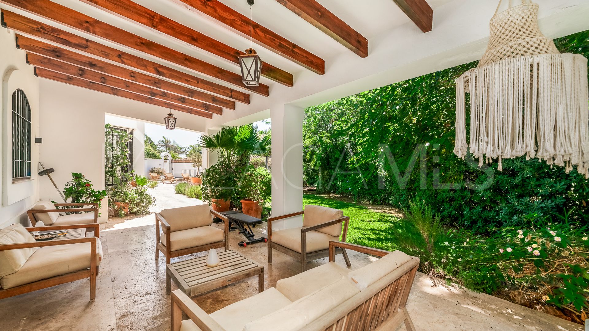 5 bedrooms villa in Marbesa for sale