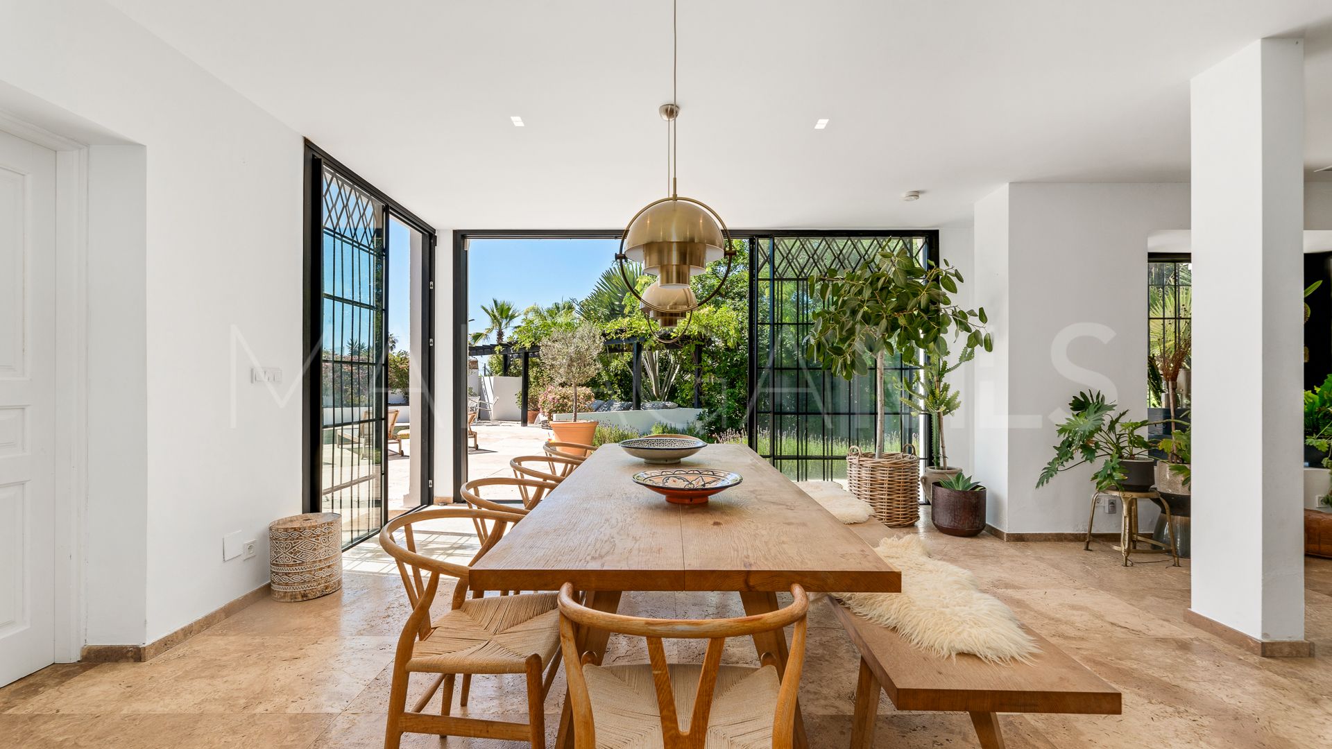 5 bedrooms villa in Marbesa for sale