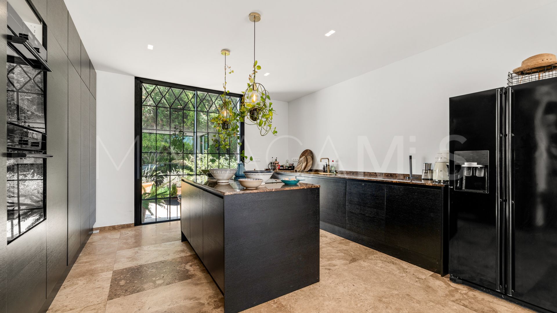 5 bedrooms villa in Marbesa for sale