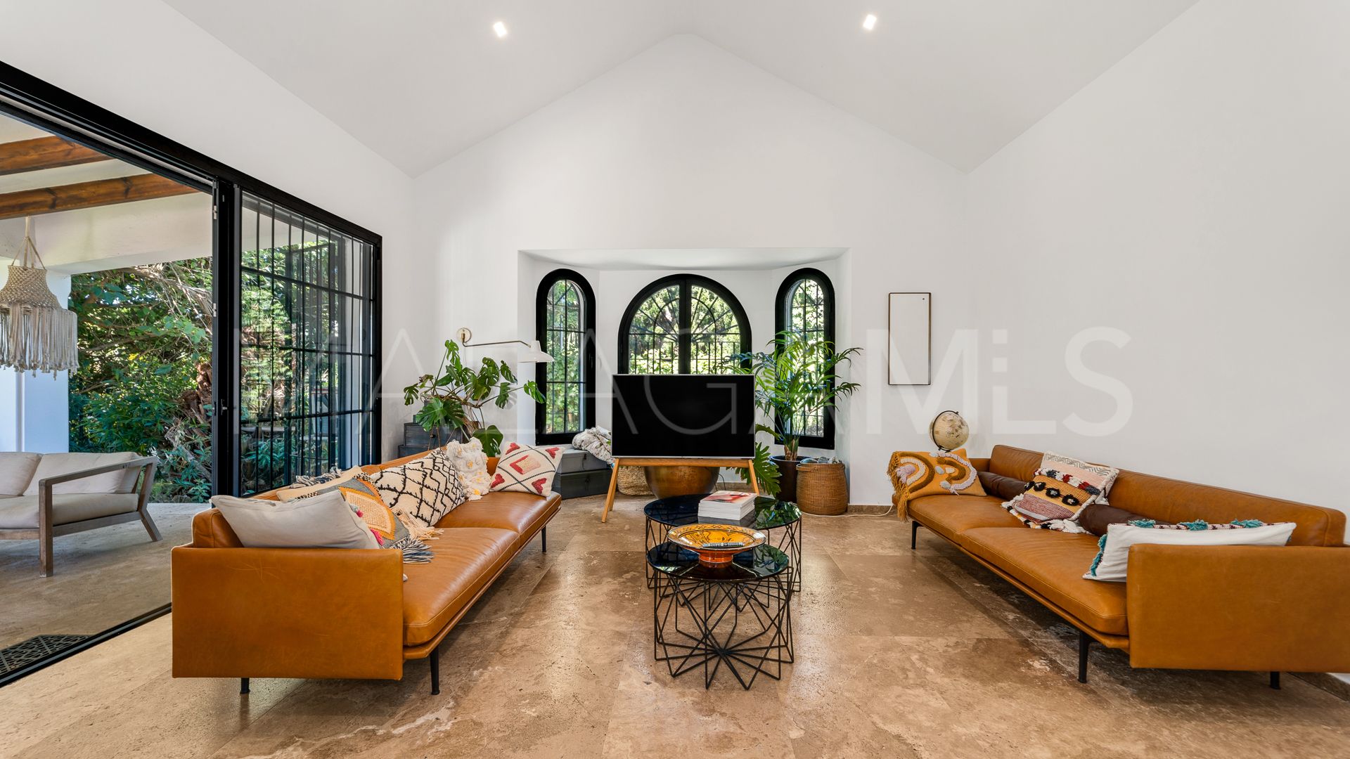 5 bedrooms villa in Marbesa for sale