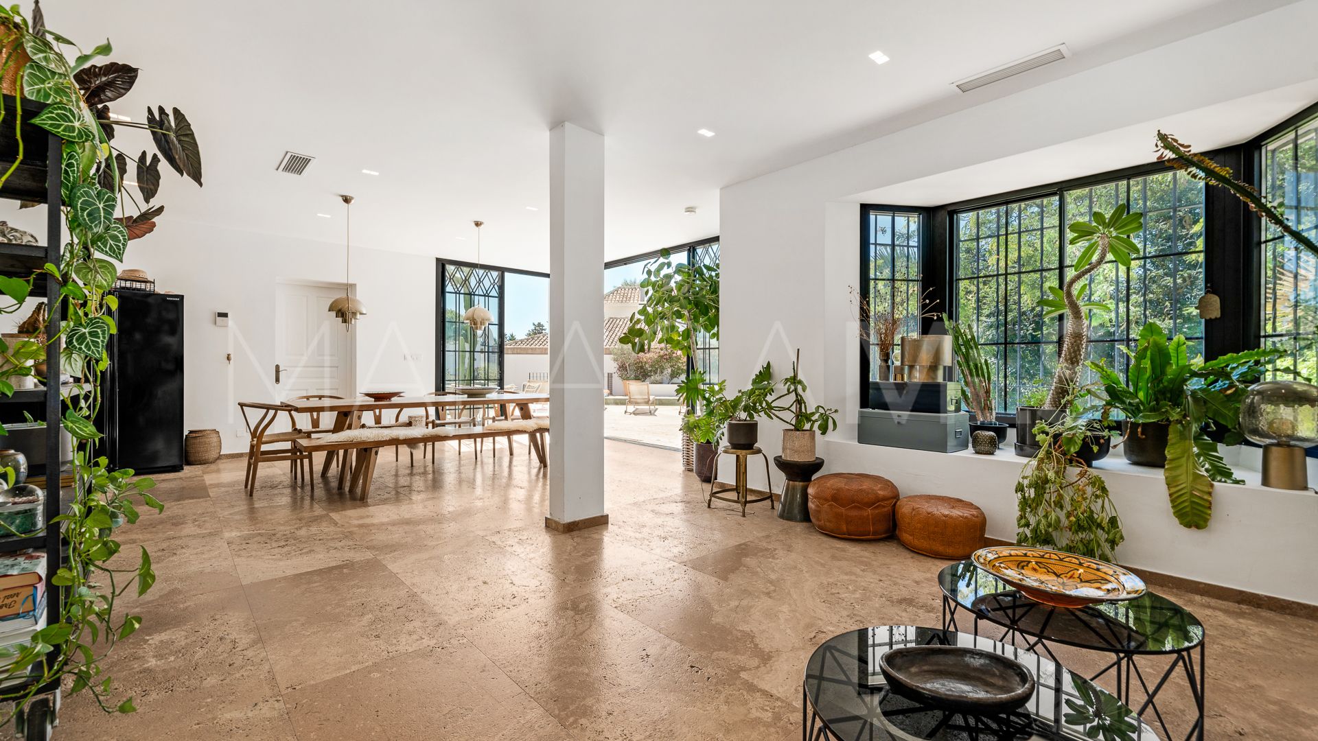 5 bedrooms villa in Marbesa for sale