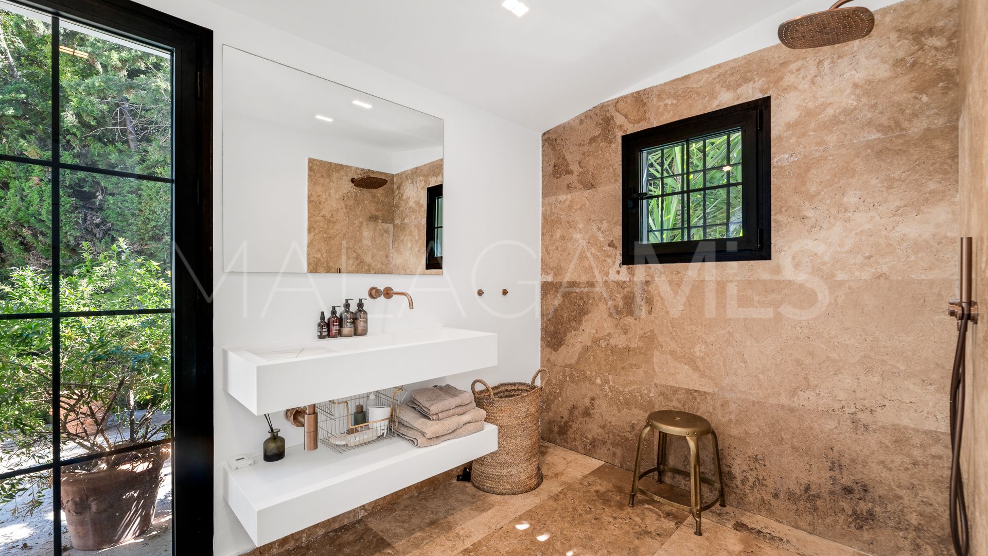 5 bedrooms villa in Marbesa for sale