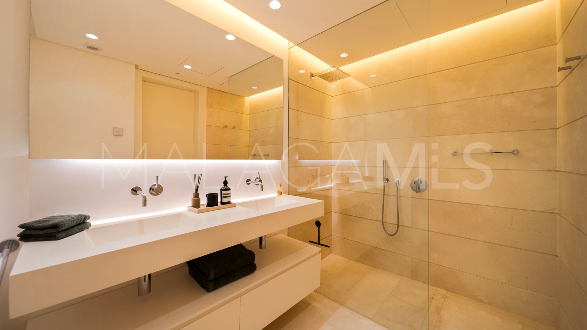 Apartamento planta baja for sale de 2 bedrooms in Ojen