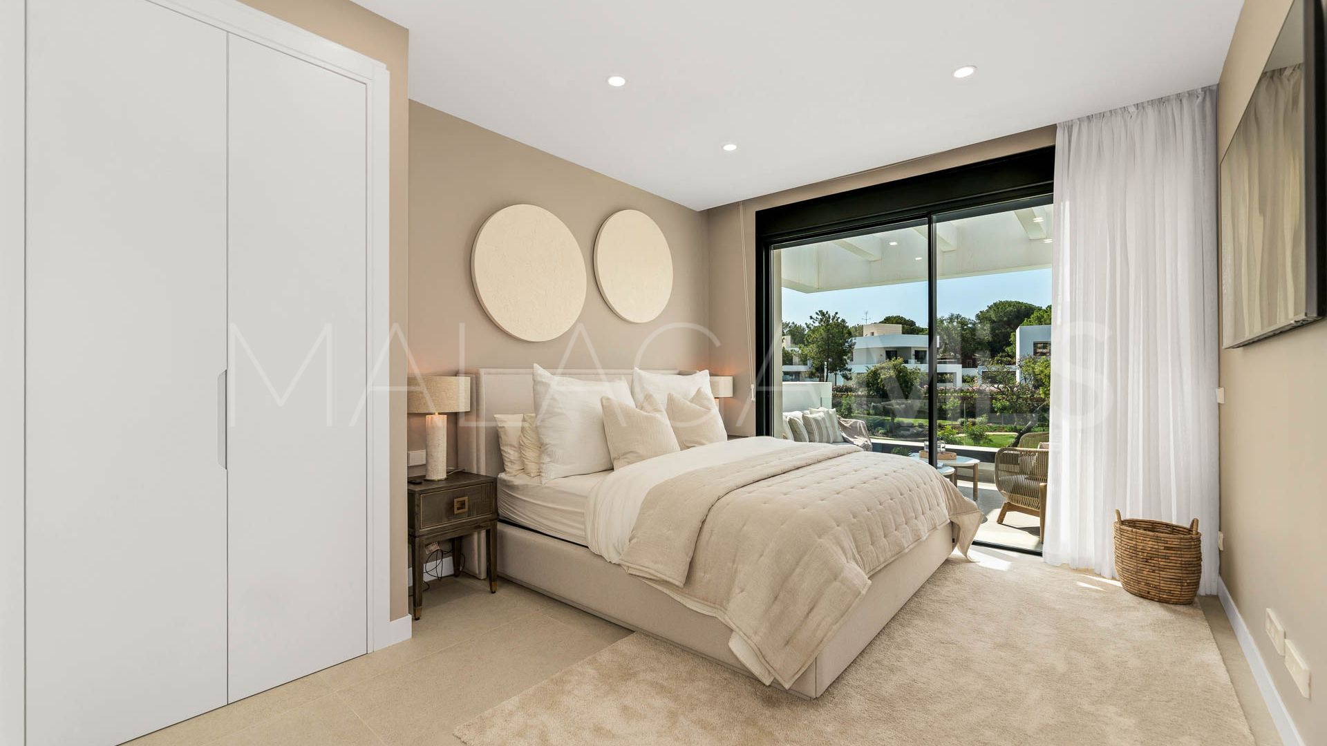 Villa for sale in Elviria