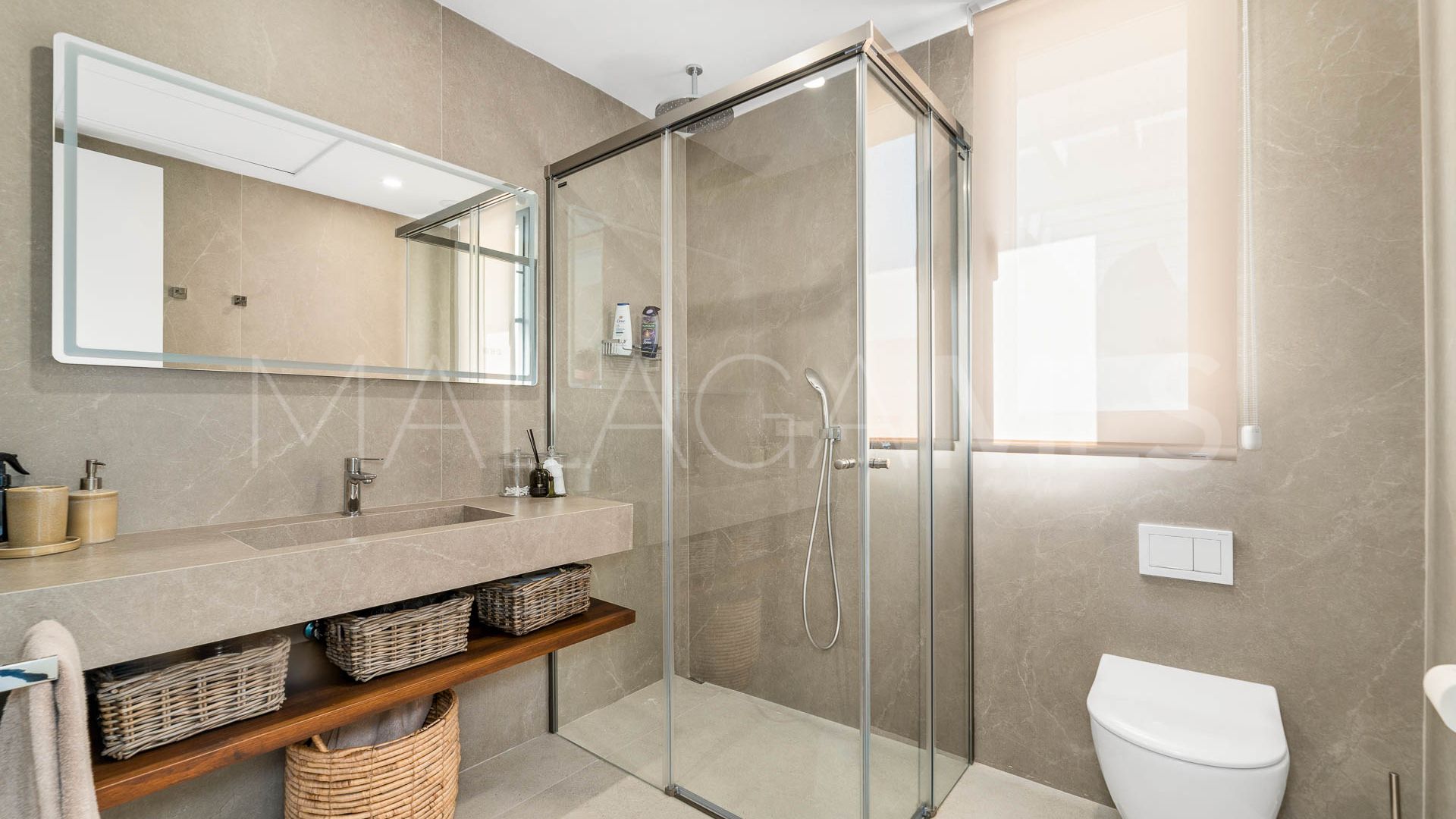 Villa for sale in Elviria