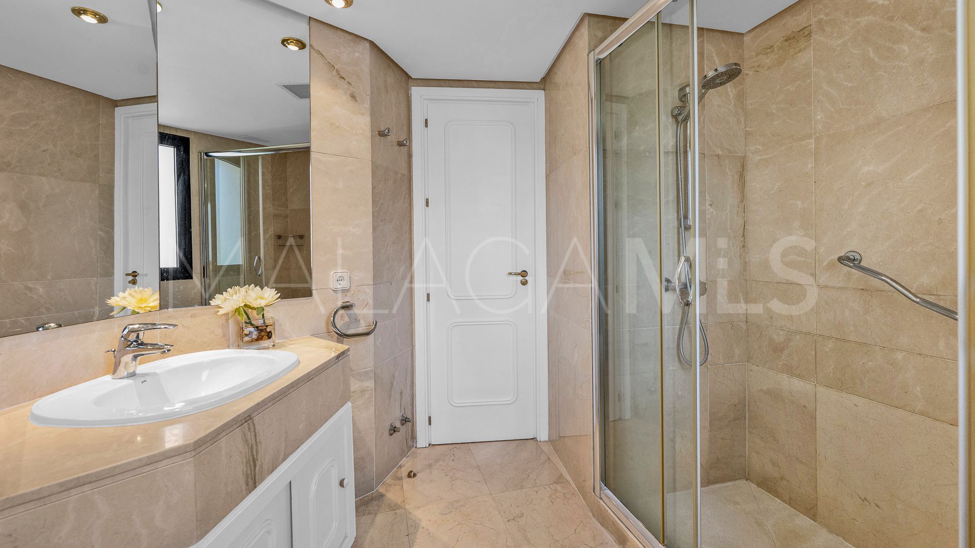 3 bedrooms duplex for sale in Golden Mile