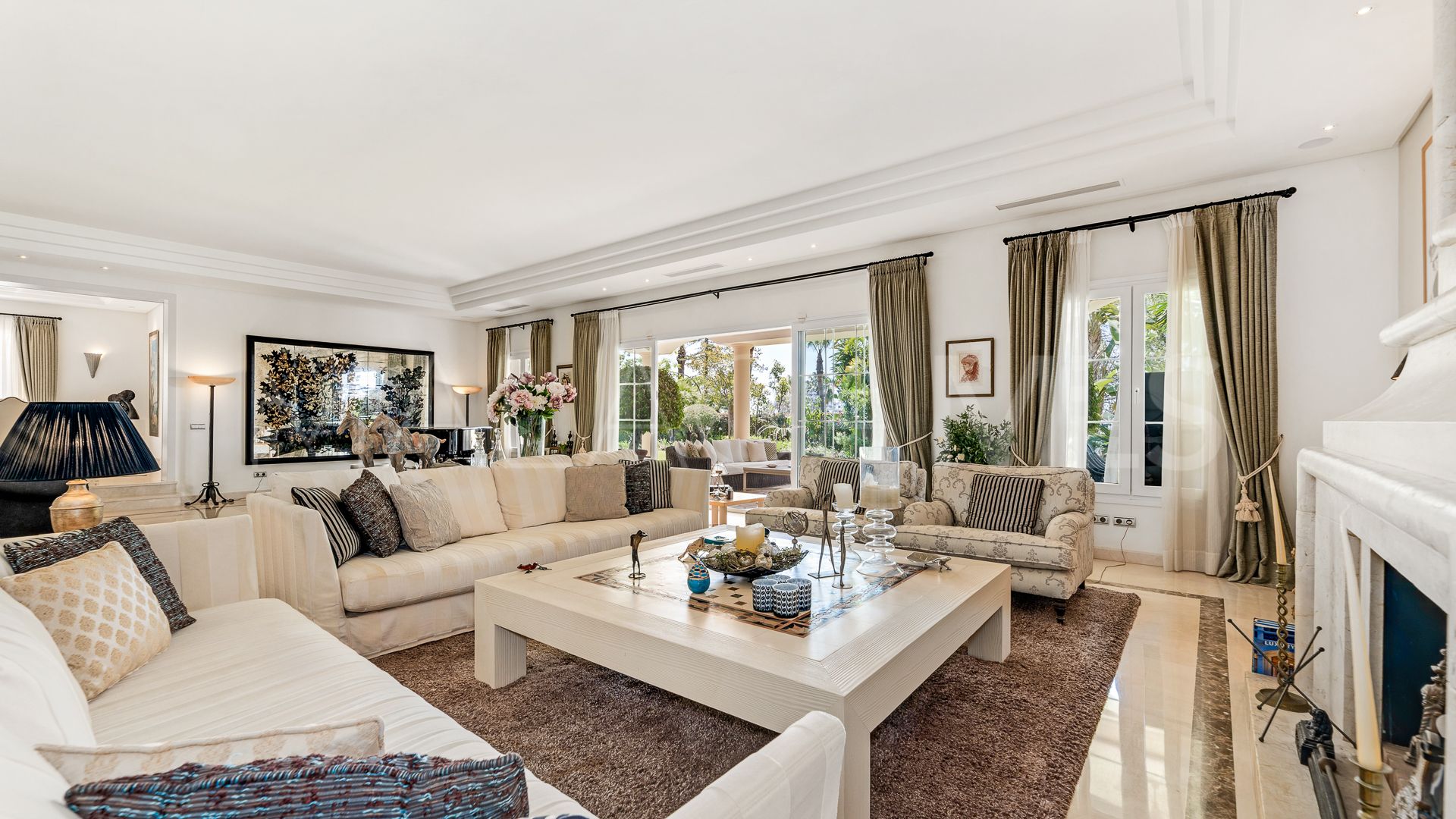 Villa for sale in Sierra Blanca
