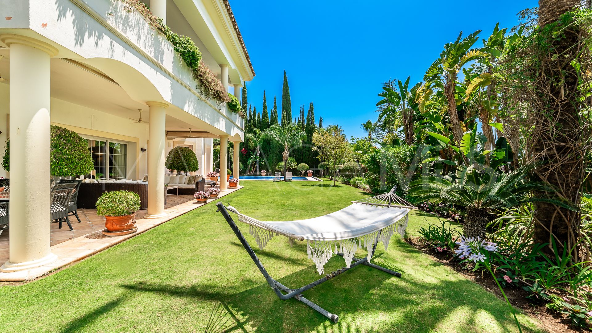 Villa for sale in Sierra Blanca