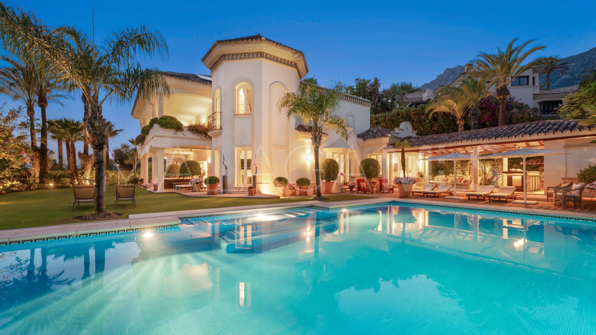Villa for sale in Sierra Blanca
