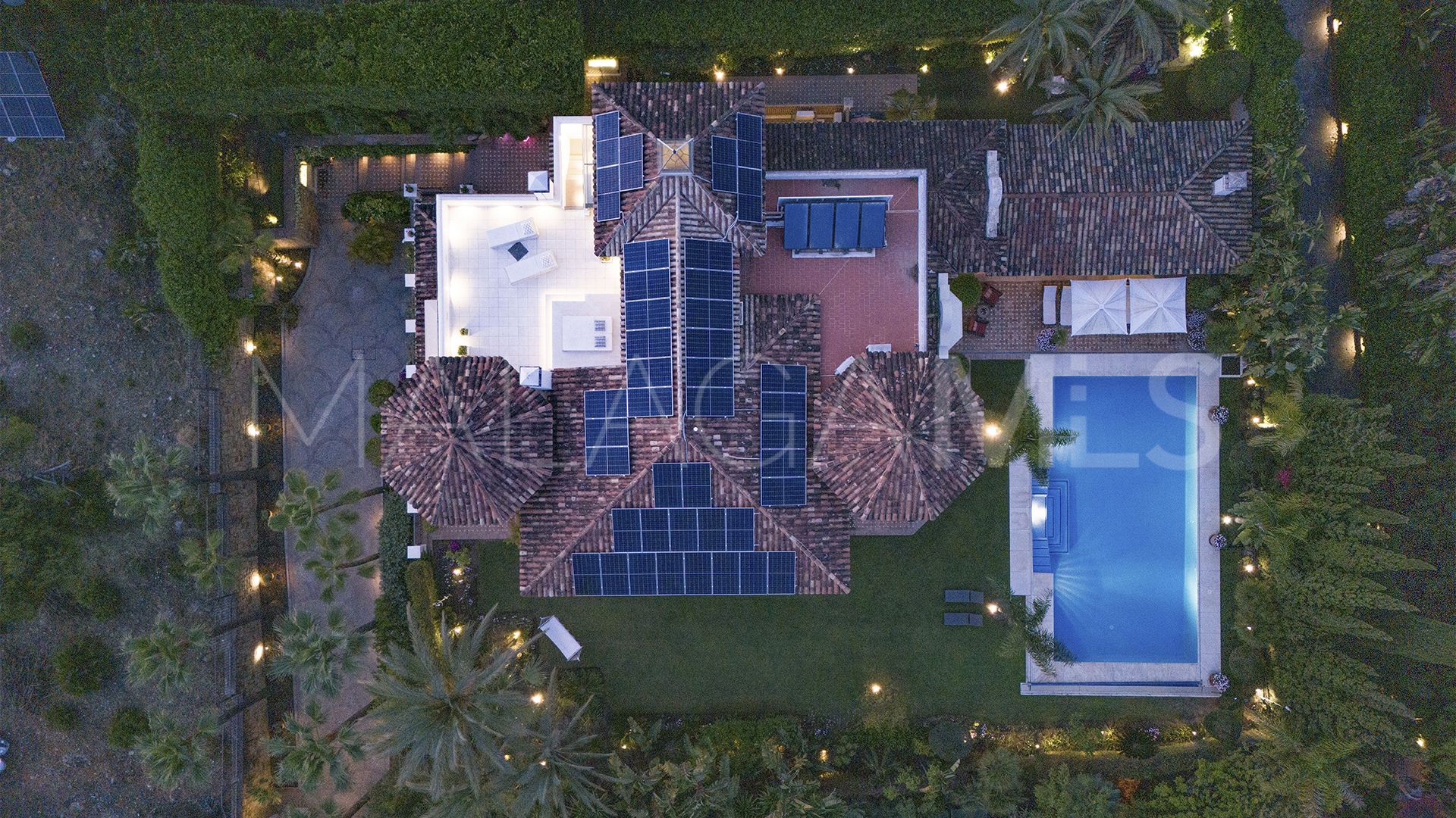 Buy villa in Sierra Blanca de 6 bedrooms