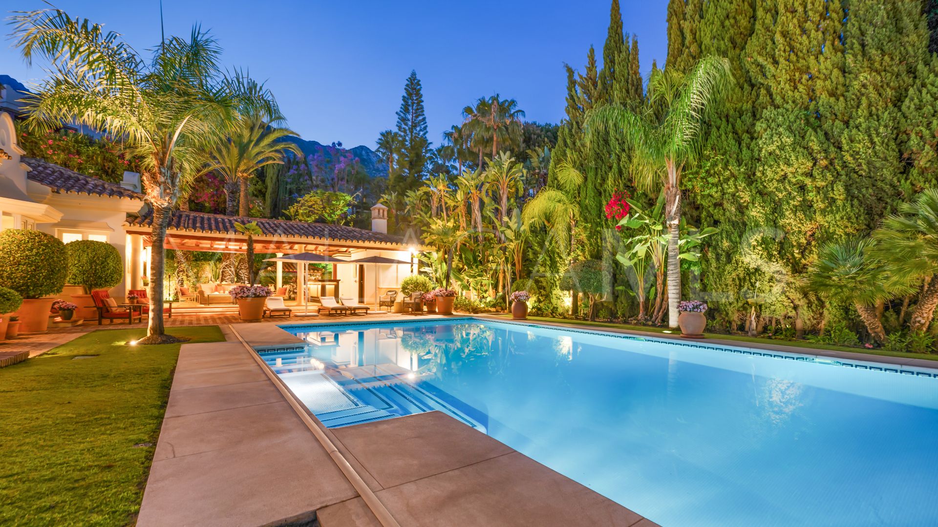 Villa for sale in Sierra Blanca
