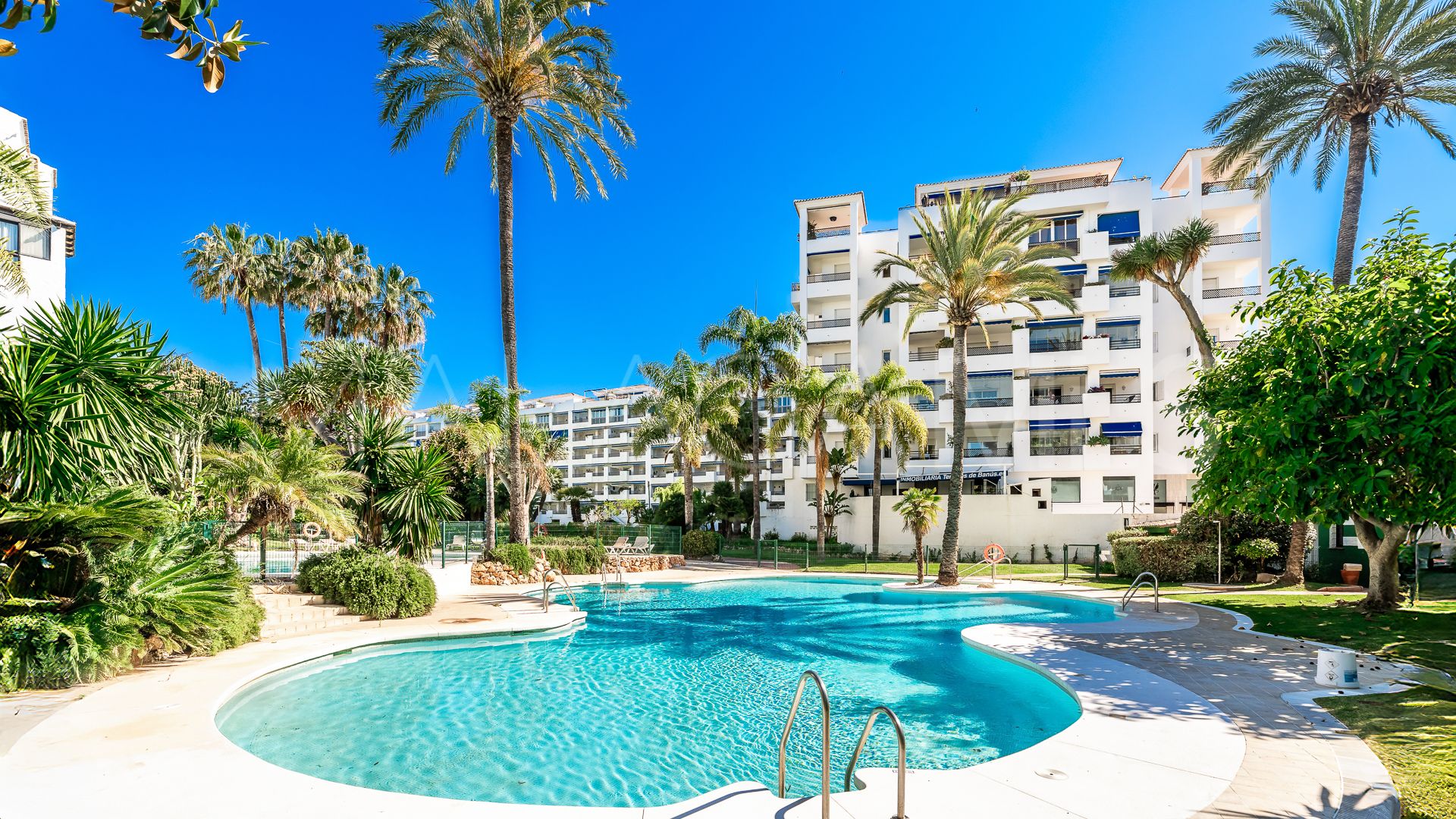Apartment for sale in Marbella - Puerto Banus with 2 bedrooms