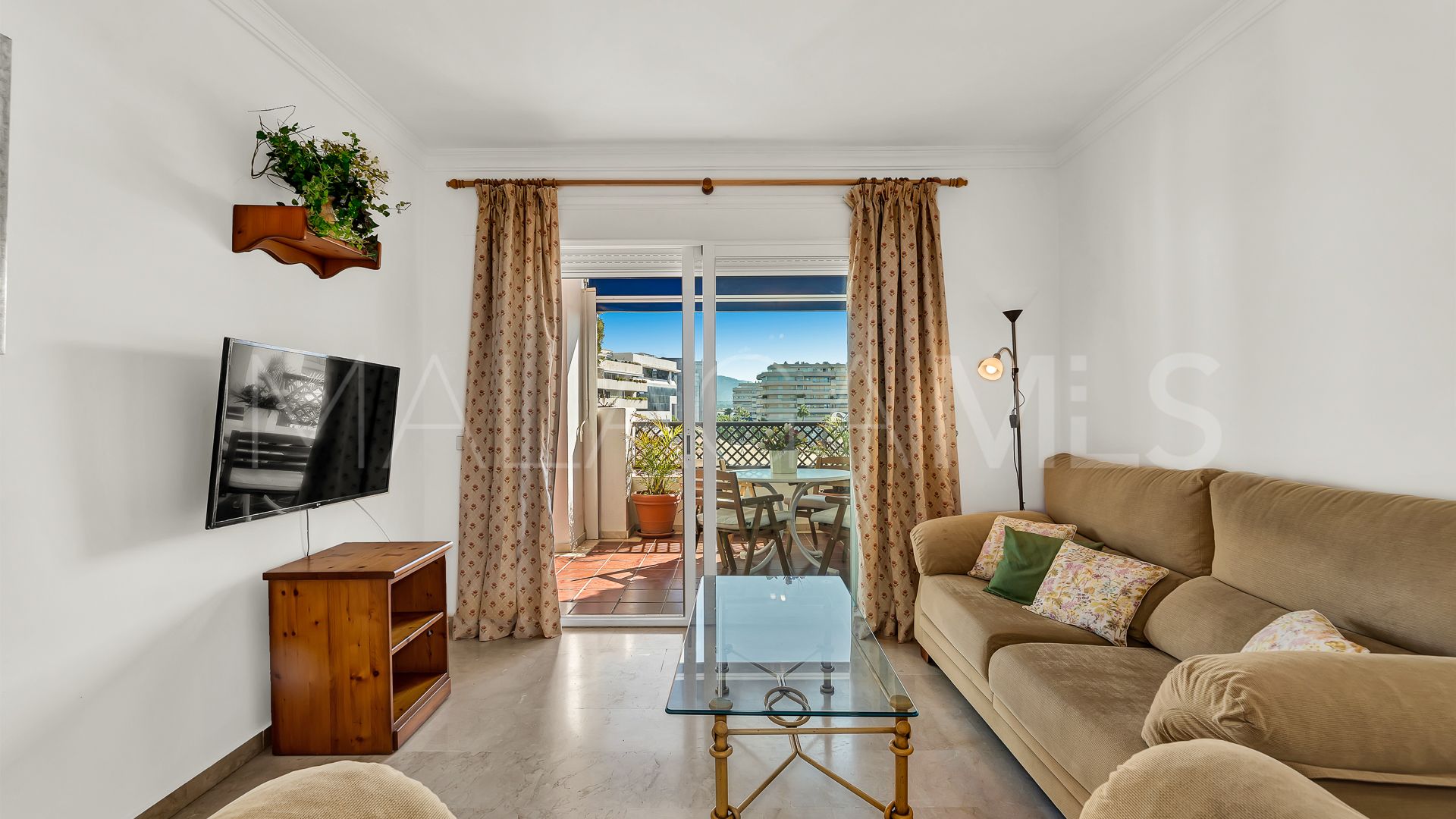 Apartment for sale in Marbella - Puerto Banus with 2 bedrooms