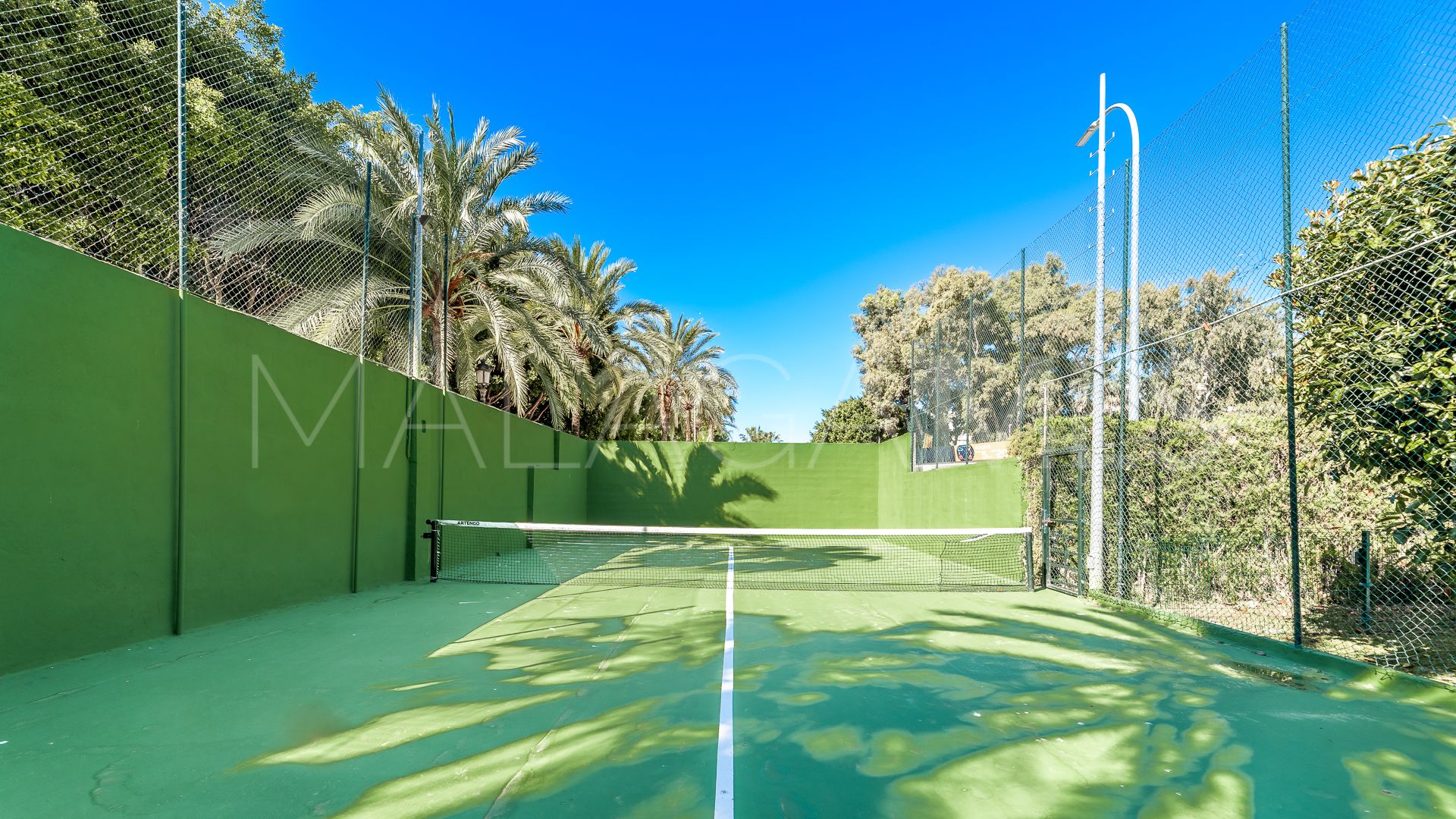Apartment for sale in Marbella - Puerto Banus with 2 bedrooms