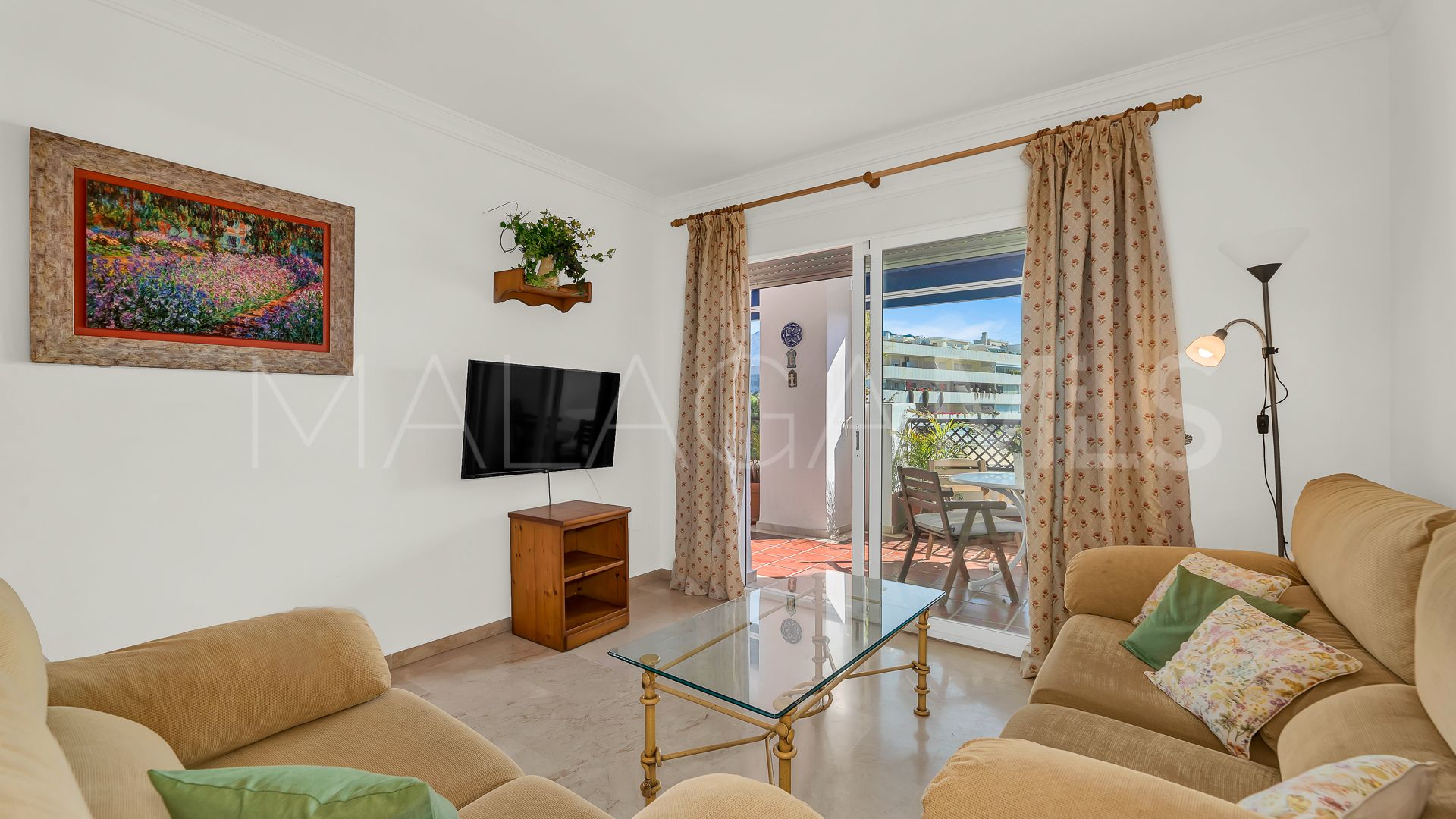 Apartment for sale in Marbella - Puerto Banus with 2 bedrooms