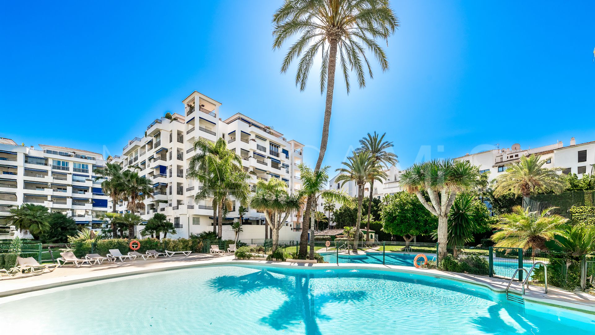 Apartment for sale in Marbella - Puerto Banus with 2 bedrooms