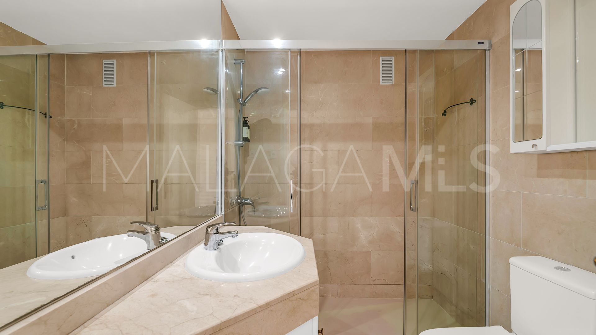 Apartment for sale in Marbella - Puerto Banus with 2 bedrooms