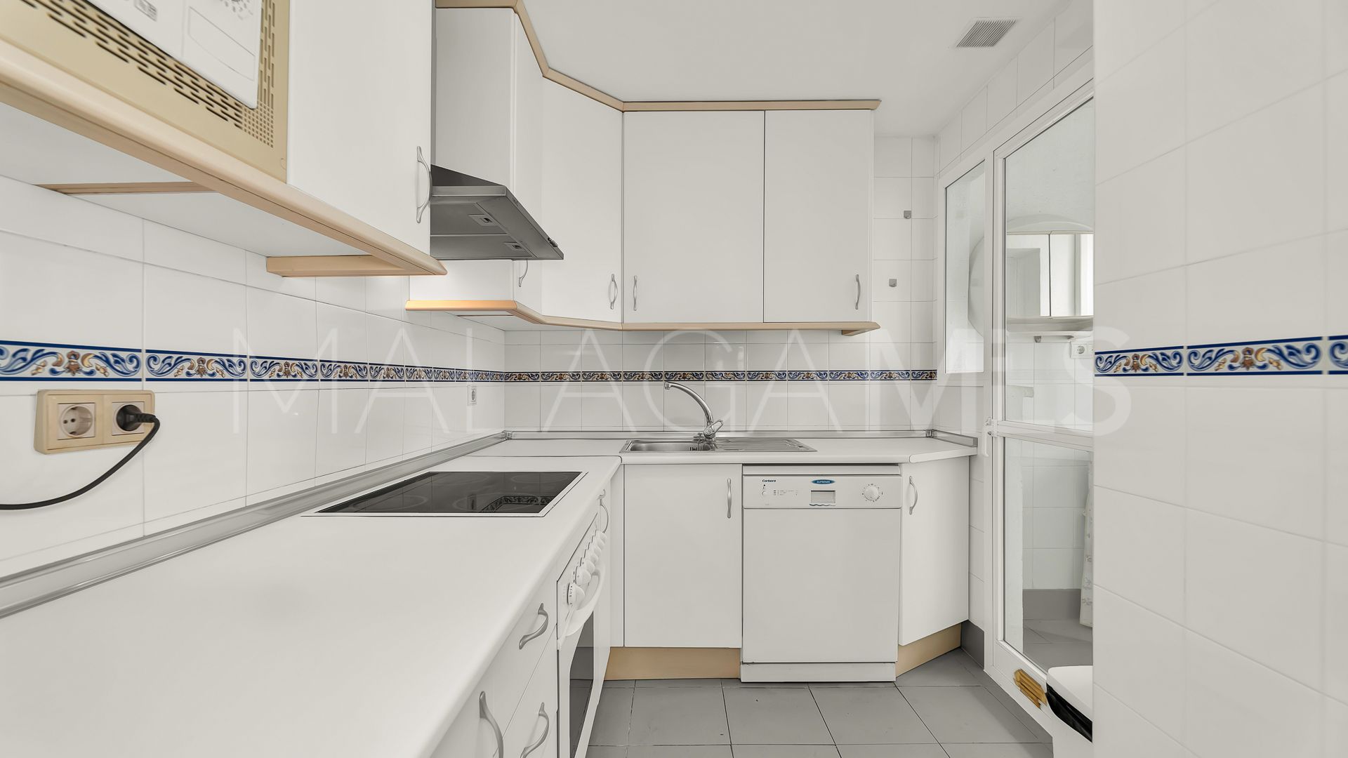 Apartment for sale in Marbella - Puerto Banus with 2 bedrooms