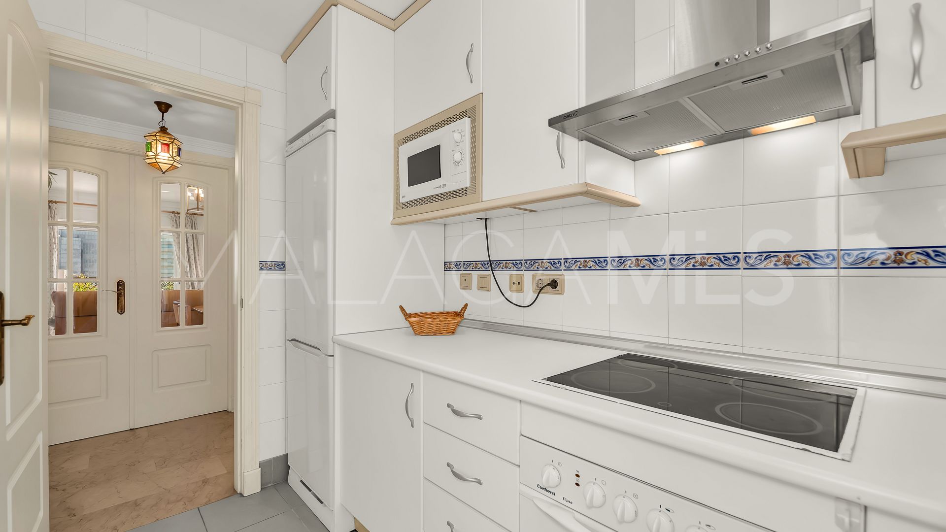 Apartment for sale in Marbella - Puerto Banus with 2 bedrooms