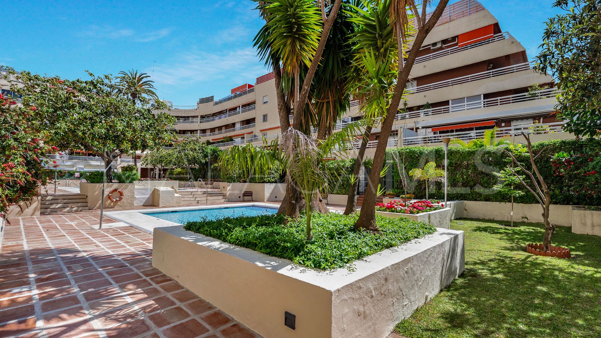 Lägenhet for sale in Marbella Golden Mile