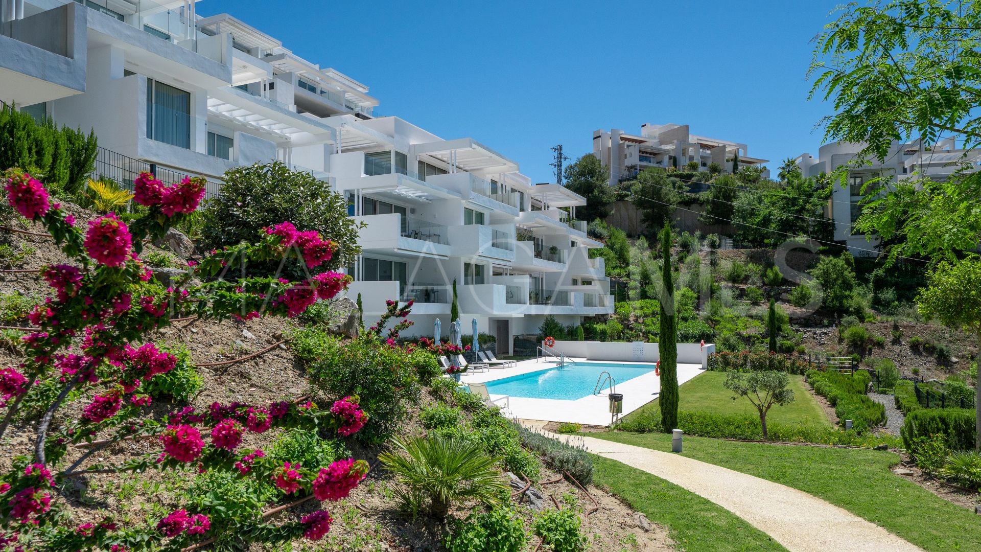 Apartamento planta baja with 2 bedrooms for sale in Ojen