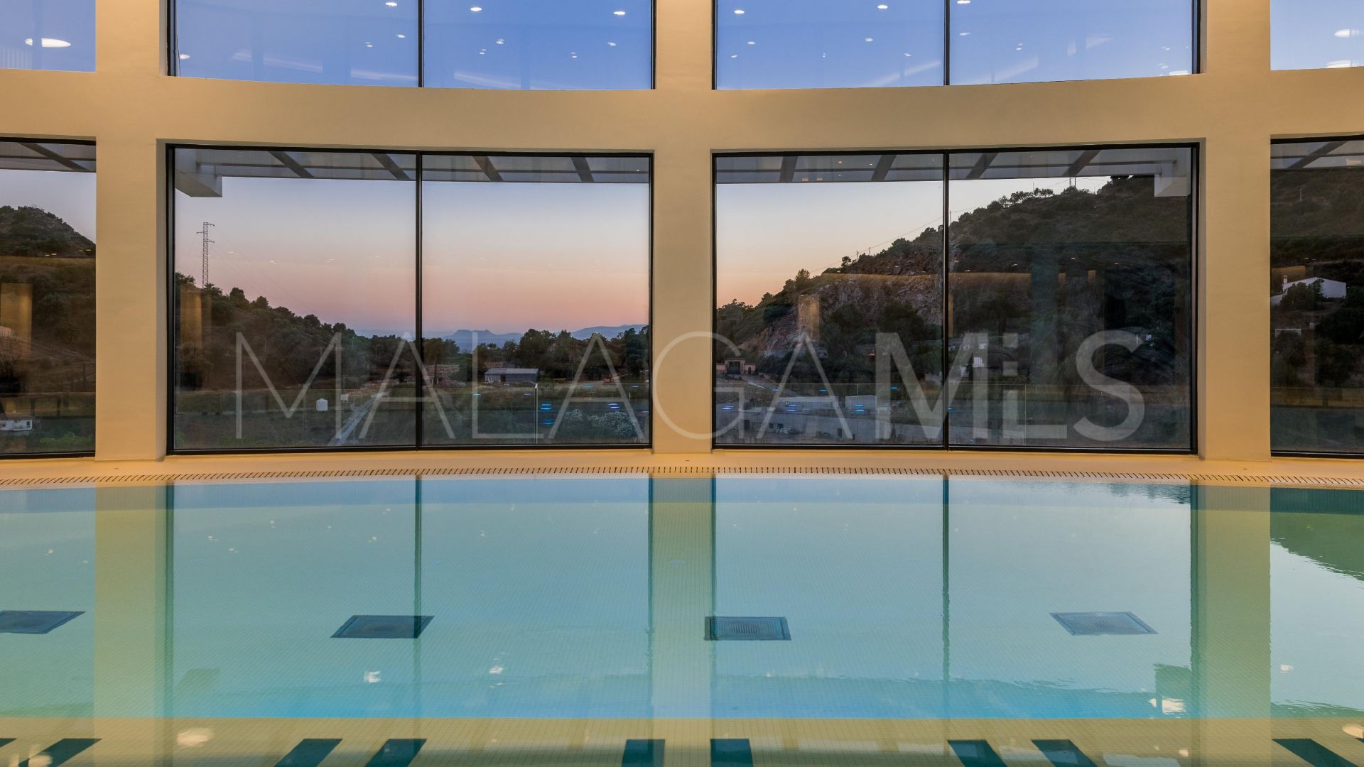 Apartamento planta baja with 2 bedrooms for sale in Ojen