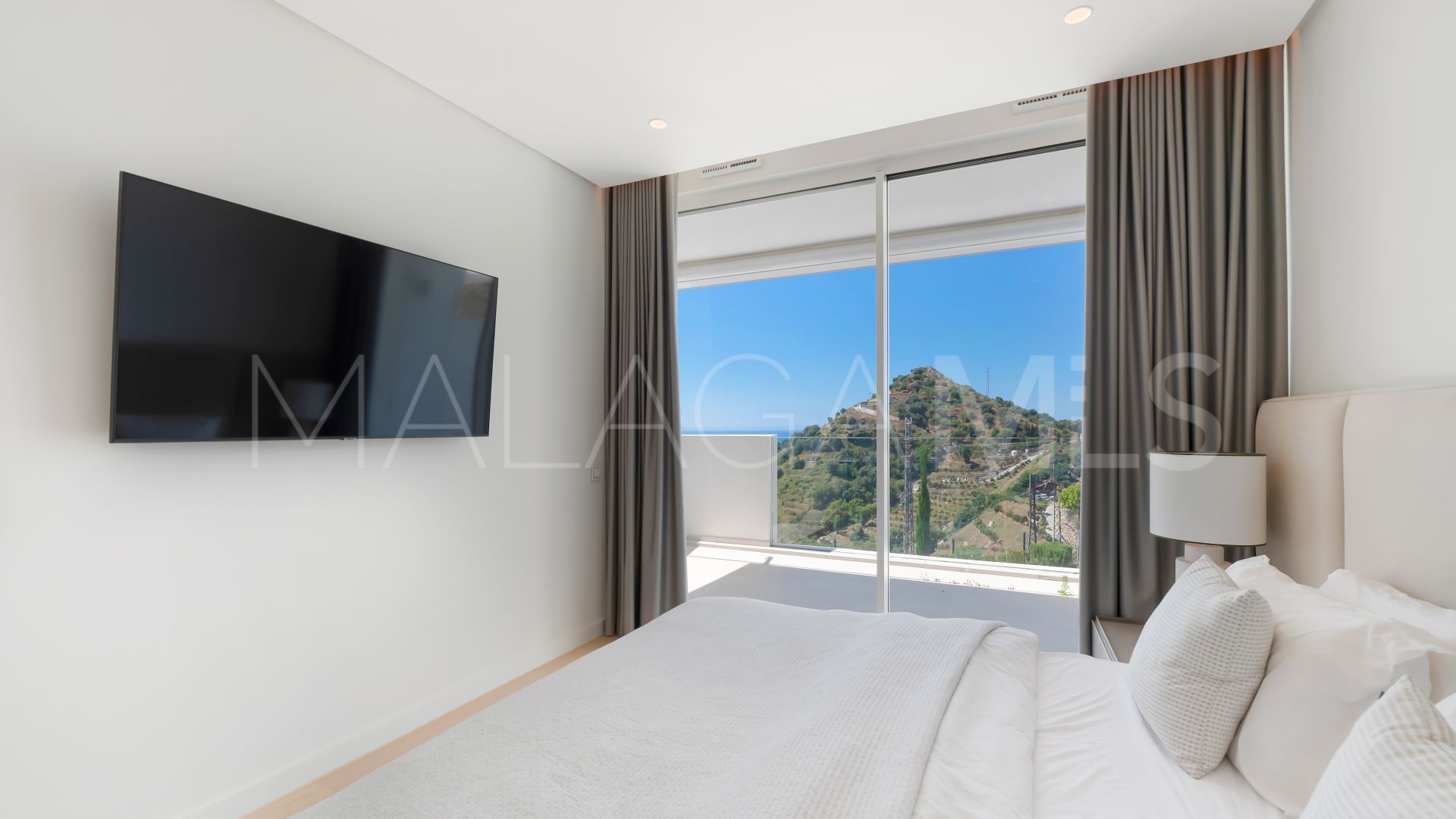 Apartamento planta baja with 2 bedrooms for sale in Ojen