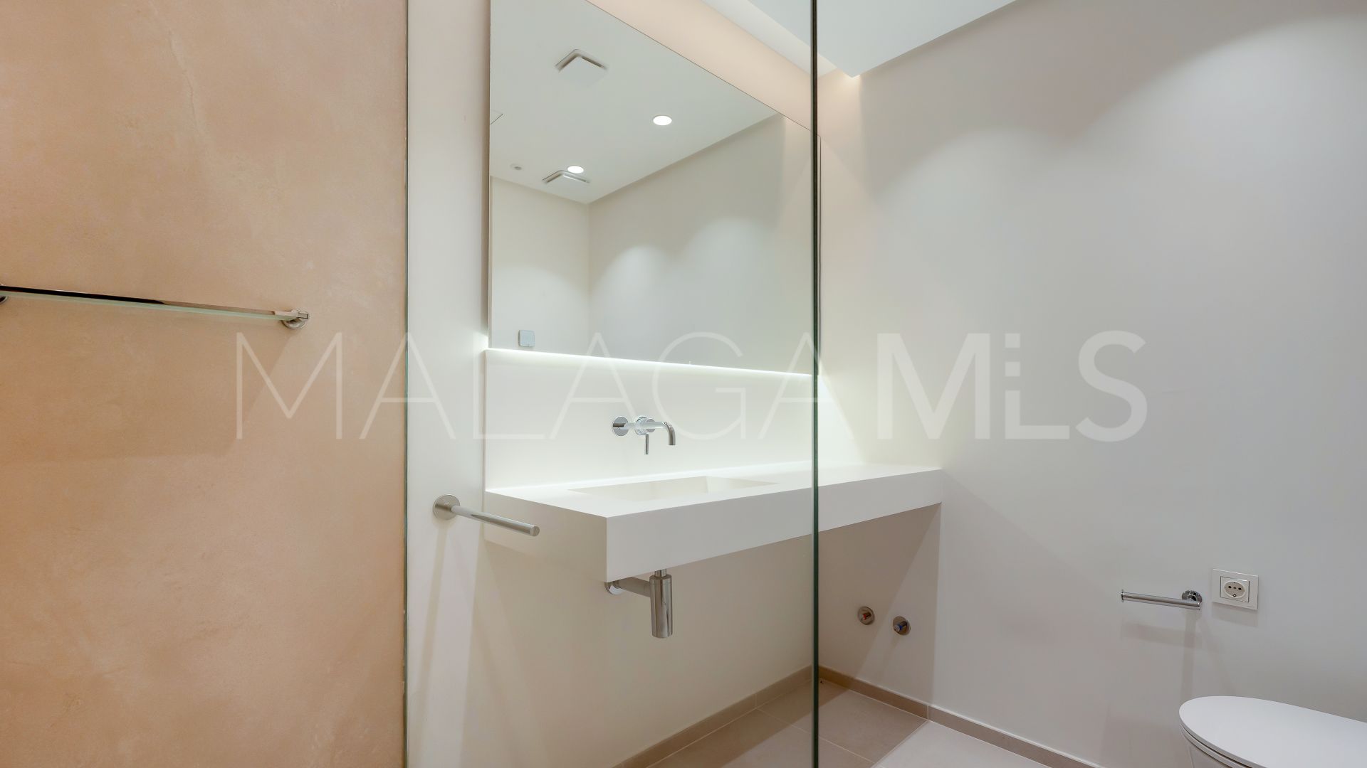 Apartamento planta baja with 2 bedrooms for sale in Ojen