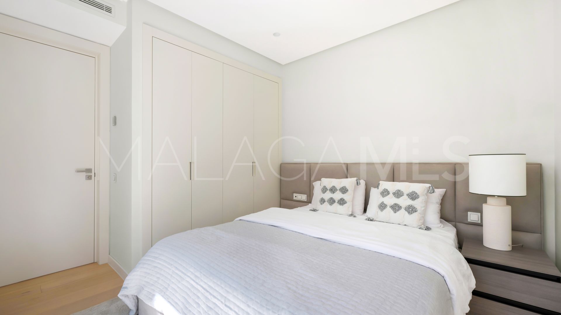 Apartamento planta baja with 2 bedrooms for sale in Ojen