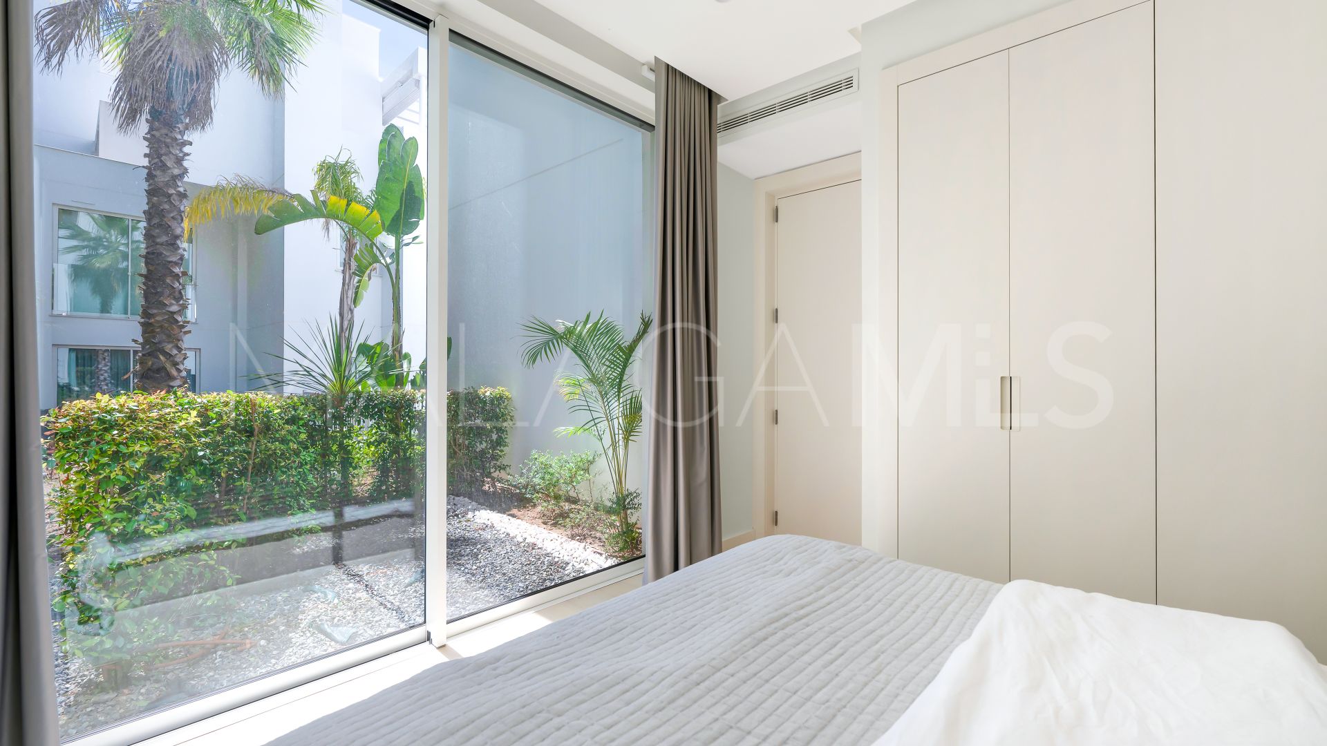 Apartamento planta baja with 2 bedrooms for sale in Ojen