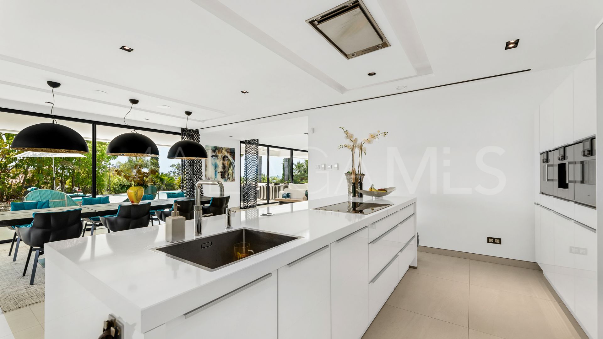 Villa for sale in Los Flamingos Golf with 6 bedrooms