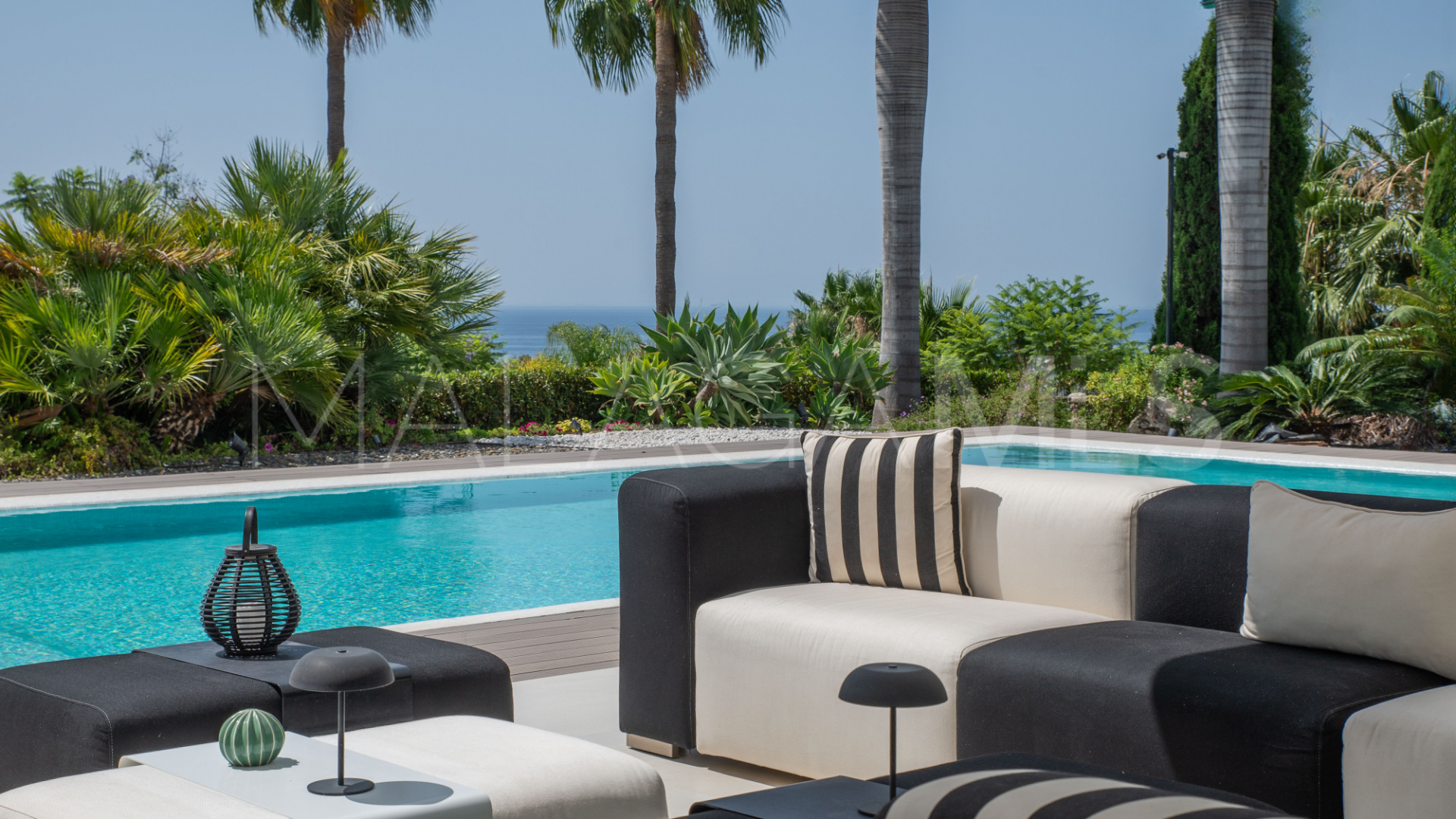 Villa for sale in Los Flamingos Golf