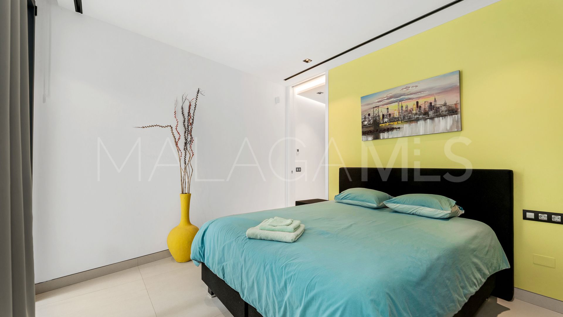 Villa for sale in Los Flamingos Golf with 6 bedrooms
